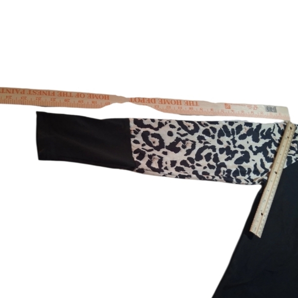 NWT Long Sleeve Animal Print T-Shirt Sz. S - Picture 9 of 14